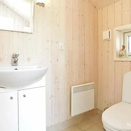 Dom wakacyjny Four-bedroom Holiday In Hemmet 6