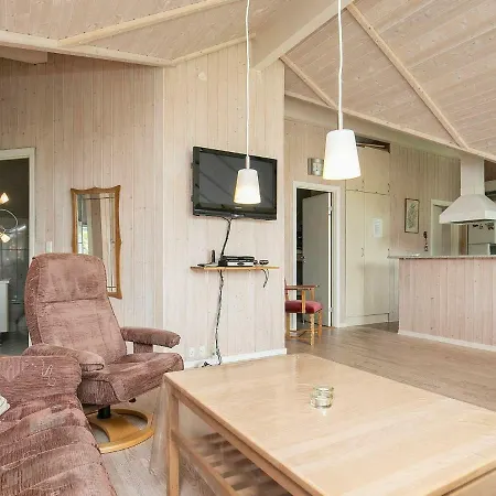 Dom wakacyjny Four-bedroom Holiday In Hemmet 6 *