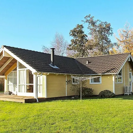Dom wakacyjny Four-bedroom Holiday In Hemmet 6 *